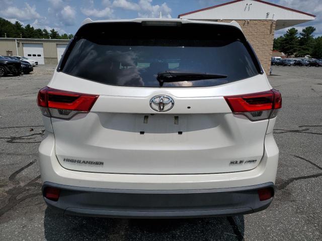 5TDJZRFH6JS885508 - 2018 TOYOTA HIGHLANDER SE WHITE photo 6