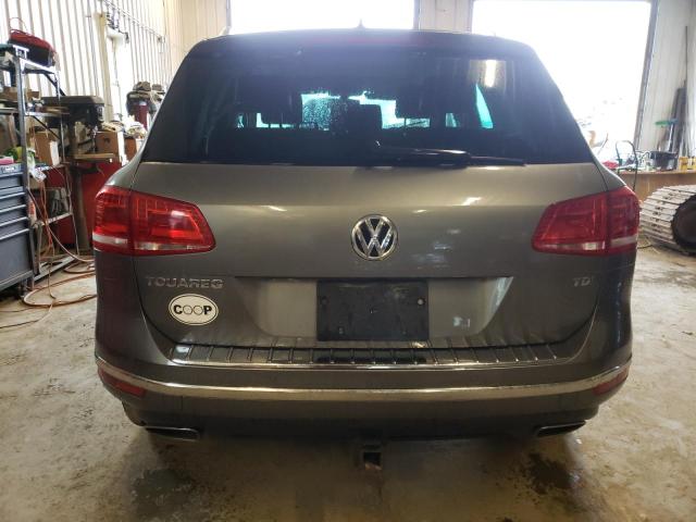 WVGEP9BP1FD007844 - 2015 VOLKSWAGEN TOUAREG V6 TDI GRAY photo 6