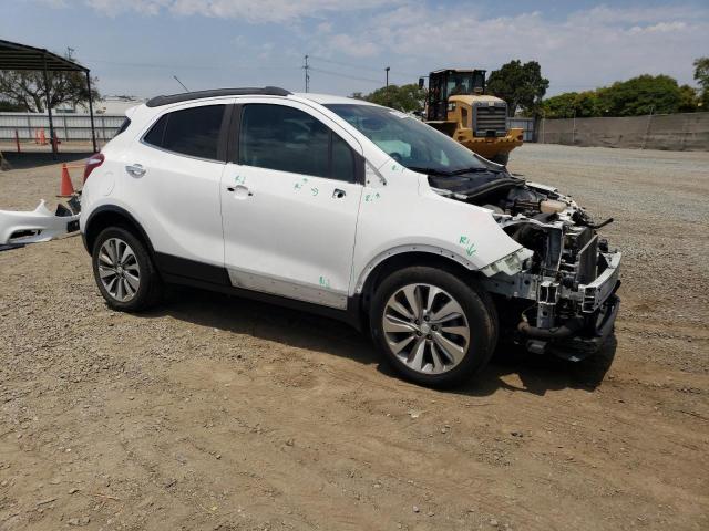 KL4CJASB7JB611397 - 2018 BUICK ENCORE PREFERRED WHITE photo 4