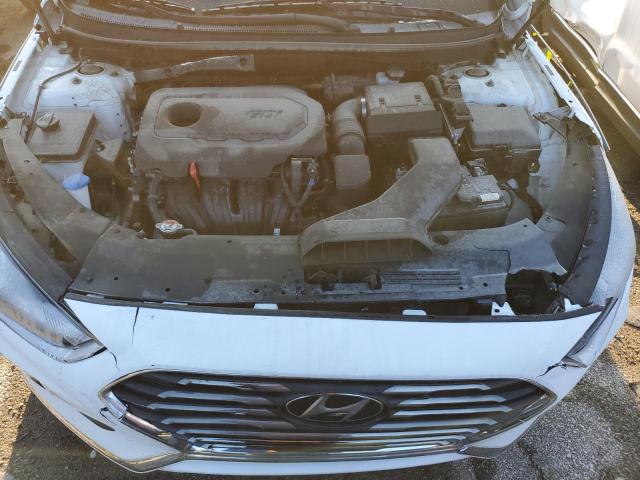 5NPE24AF6KH812399 - 2019 HYUNDAI SONATA SE WHITE photo 12