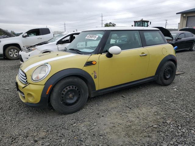 2011 MINI COOPER, 