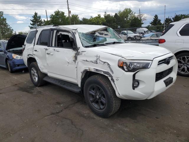 JTEMU5JR1M5941980 - 2021 TOYOTA 4RUNNER SR5/SR5 PREMIUM WHITE photo 4