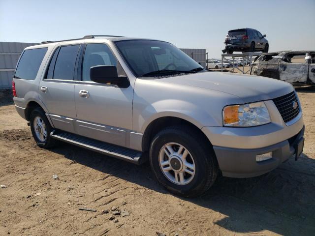 1FMRU15W73LB37269 - 2003 FORD EXPEDITION XLT SILVER photo 4