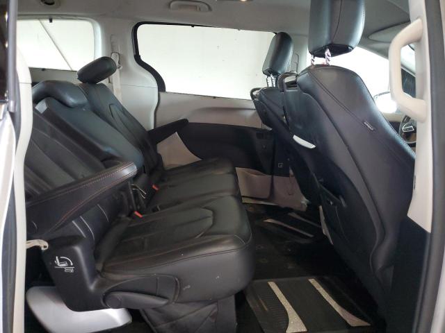 2C4RC1EG0HR782215 - 2017 CHRYSLER PACIFICA TOURING L PLUS SILVER photo 11