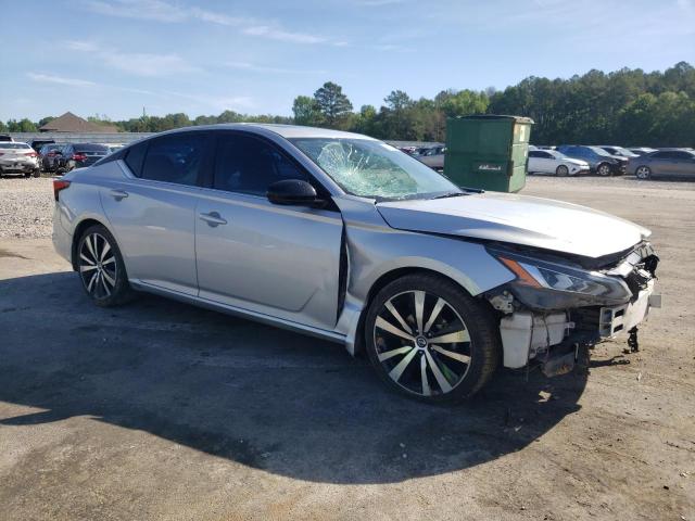 1N4BL4CV0KN300549 - 2019 NISSAN ALTIMA SR SILVER photo 4