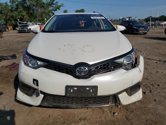 JTNKARJE3HJ545616 - 2017 TOYOTA COROLLA IM WHITE photo 5