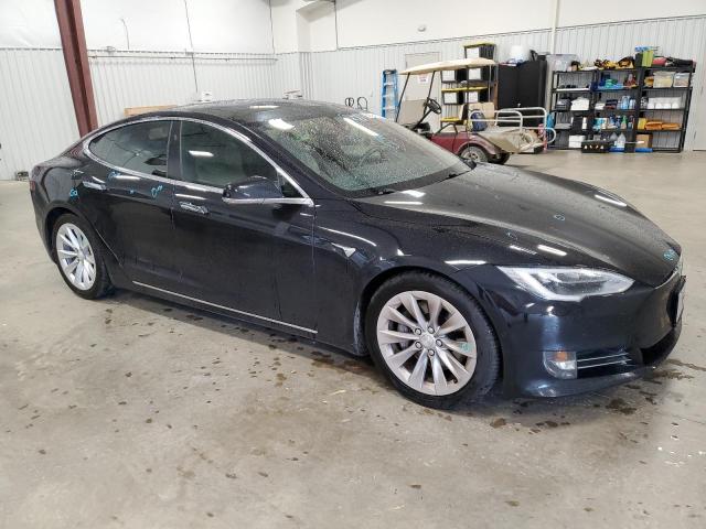 5YJSA1E26HF180555 - 2017 TESLA MODEL S Schwarz Foto 4