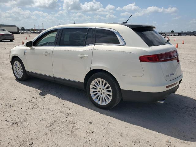 2LMHJ5AT4CBL54256 - 2012 LINCOLN MKT WHITE photo 2