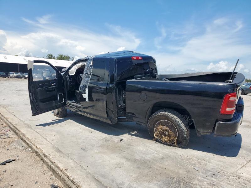 3C6UR5FL2RG196075 - 2024 RAM 2500 LARAMIE Czarny zdjęcie 2