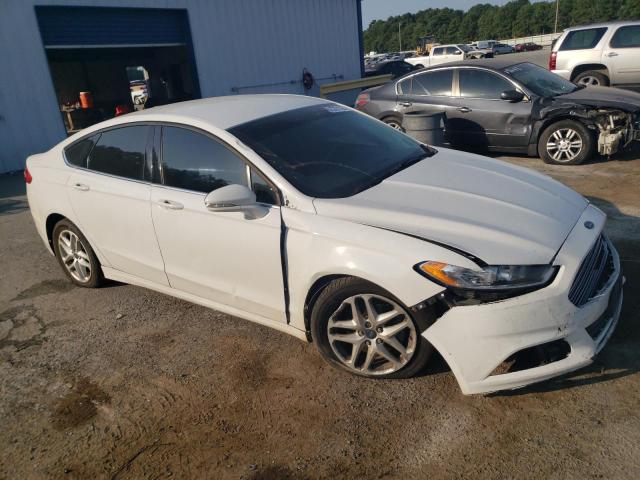 3FA6P0HD5GR226368 - 2016 FORD FUSION SE WHITE photo 4