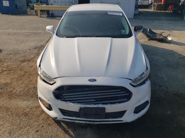 3FA6P0HD5GR226368 - 2016 FORD FUSION SE WHITE photo 5