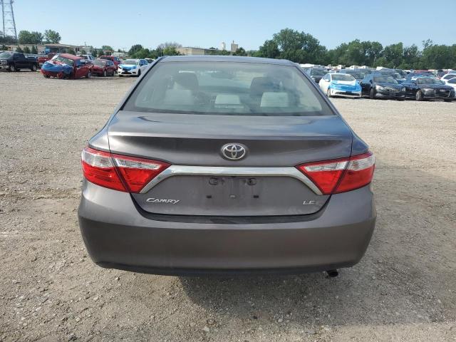 4T4BF1FK7FR478845 - 2015 TOYOTA CAMRY LE GRAY photo 6