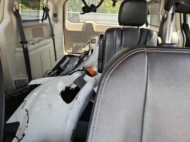 2C4RC1CG6FR554719 - 2015 CHRYSLER TOWN & COU TOURING L WHITE photo 10