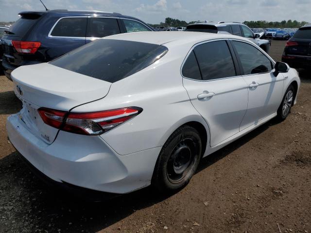 4T1B31HK3JU507105 - 2018 TOYOTA CAMRY LE WHITE photo 3