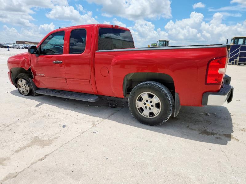 1GCRCSE06BZ351299 - 2011 CHEVROLET SILVERADO C1500 LT RED photo 2