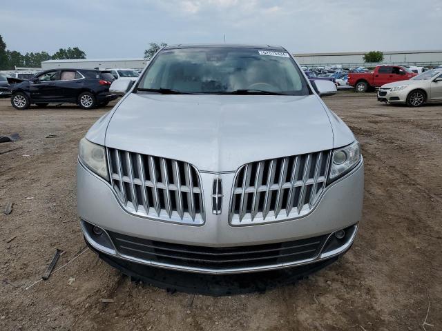 2LMHJ5AT3CBL52112 - 2012 LINCOLN MKT SILVER photo 5