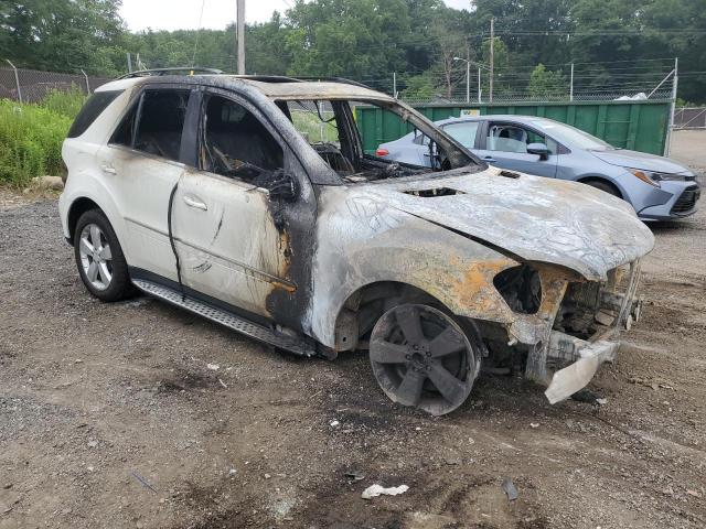 4JGBB8GBXAA539712 - 2010 MERCEDES-BENZ ML 350 4MATIC WHITE photo 4