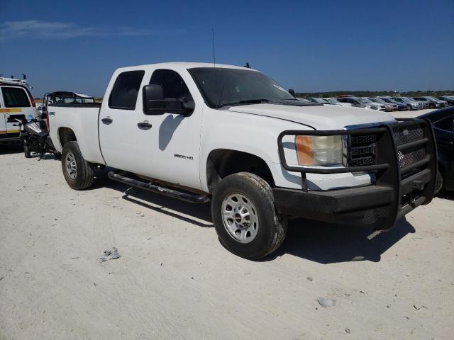 1GT12ZCG8BF112184 - 2011 GMC SIERRA K2500 HEAVY DUTY WHITE photo 4