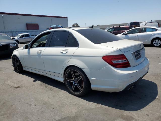 WDDGF8BB1CA695314 - 2012 MERCEDES-BENZ C 300 4MATIC WHITE photo 2