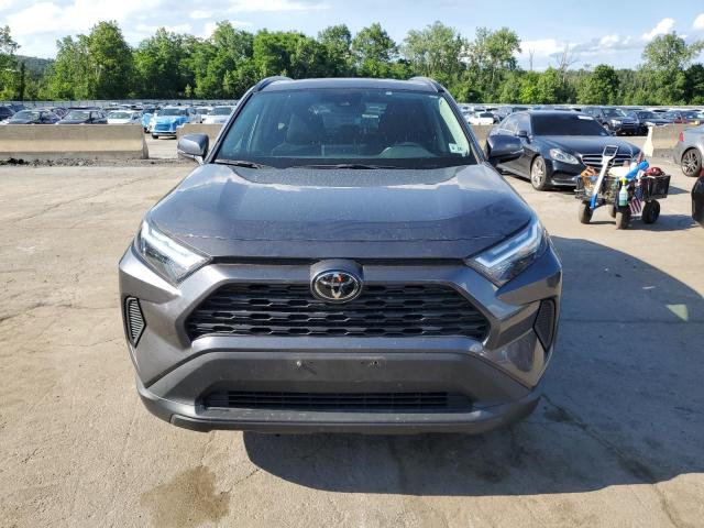 2T3P1RFV9PC370504 - 2023 TOYOTA RAV4 XLE Gri fotoğraf 5