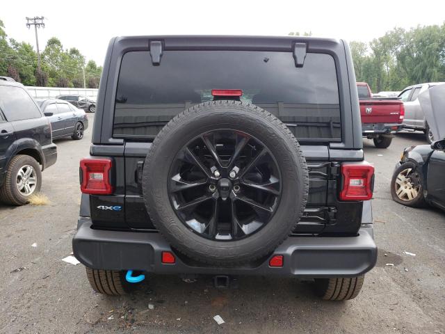 1C4JJXP69NW280932 - 2022 JEEP WRANGLER U SAHARA 4XE BLACK photo 6