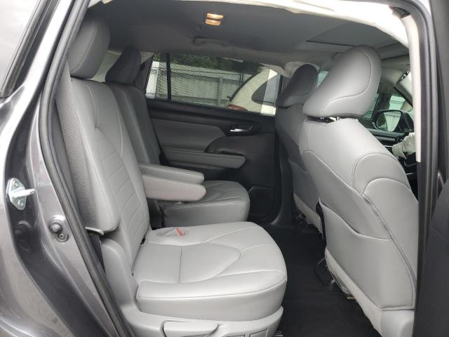 5TDGZRAH5MS043149 - 2021 TOYOTA HIGHLANDER XLE GRAY photo 11