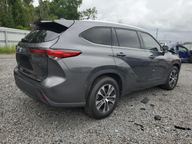5TDGZRAH5MS043149 - 2021 TOYOTA HIGHLANDER XLE GRAY photo 3