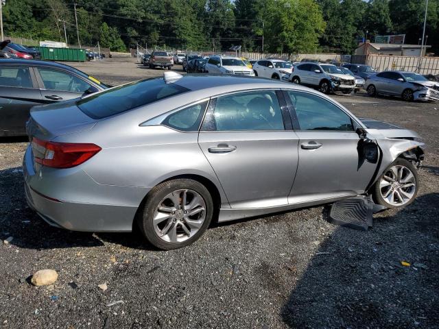 1HGCV1F17JA082441 - 2018 HONDA ACCORD LX Gümüş foto 3