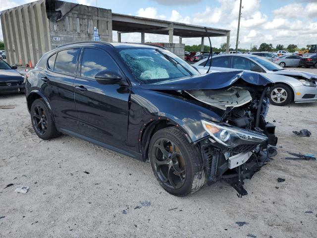 ZASPAKBN5K7C54482 - 2019 ALFA ROMEO STELVIO TI BLACK photo 4