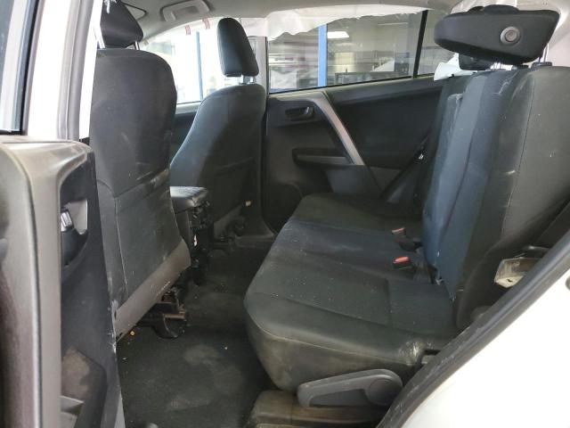 2T3BFREV0JW852913 - 2018 TOYOTA RAV4 LE თეთრი ფოტო 11