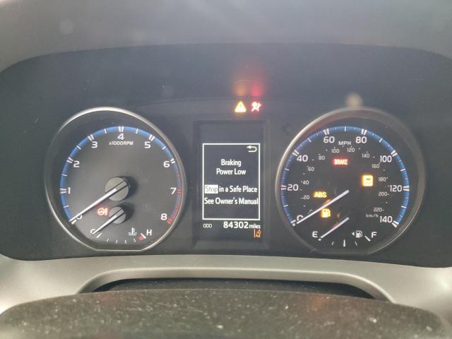 2T3BFREV0JW852913 - 2018 TOYOTA RAV4 LE თეთრი ფოტო 9