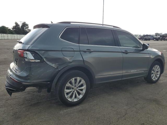 3VV3B7AX8JM103579 - 2018 VOLKSWAGEN TIGUAN SE Сұр фото 3