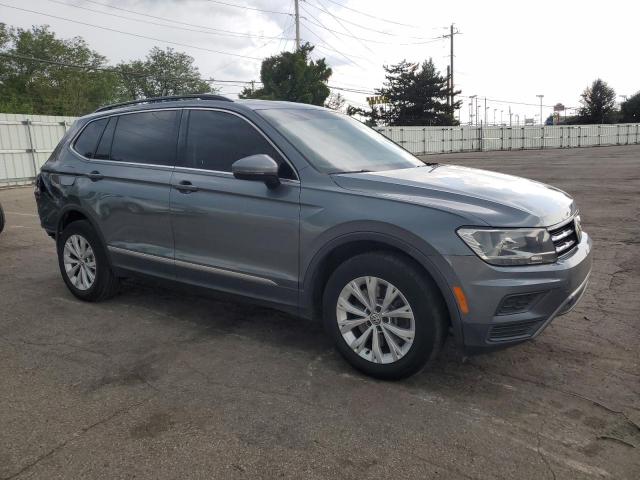 3VV3B7AX8JM103579 - 2018 VOLKSWAGEN TIGUAN SE Сұр фото 4