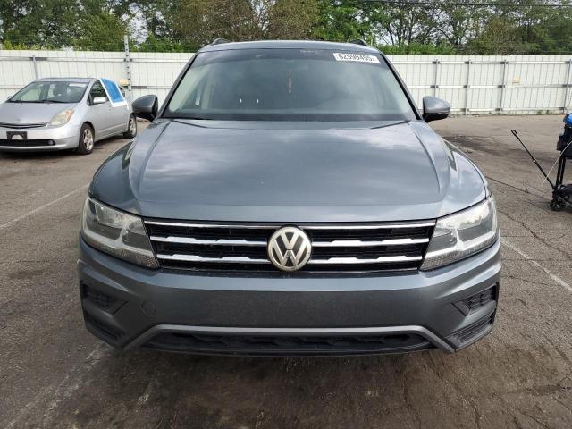 3VV3B7AX8JM103579 - 2018 VOLKSWAGEN TIGUAN SE Сұр фото 5