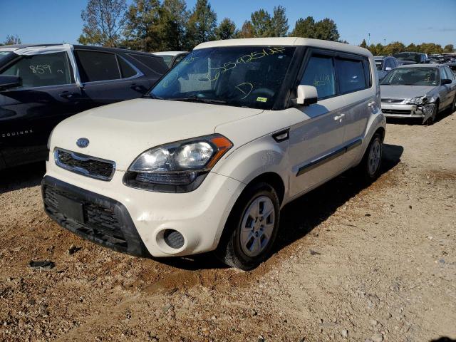 KNDJT2A54C7439781 - 2012 KIA SOUL WHITE photo 9