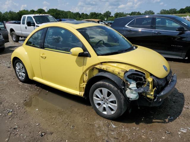 3VWRW3AG8AM032662 - 2010 VOLKSWAGEN NEW BEETLE YELLOW photo 4