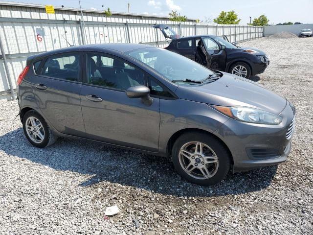 3FADP4EJ7HM135822 - 2017 FORD FIESTA SE GRAY photo 4