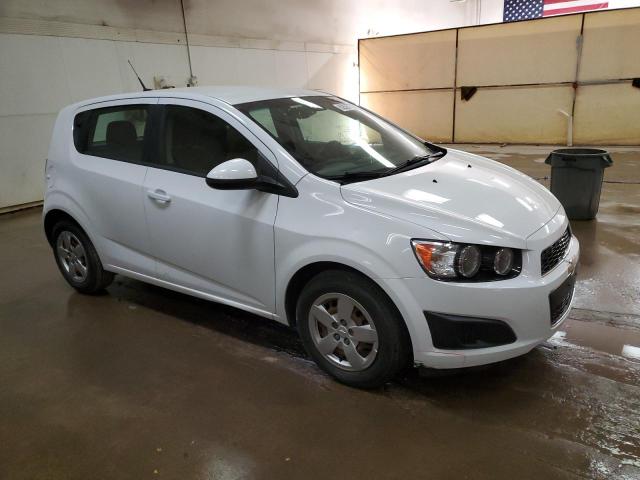 1G1JA6SH9E4140175 - 2014 CHEVROLET SONIC LS თეთრი ფოტო 4