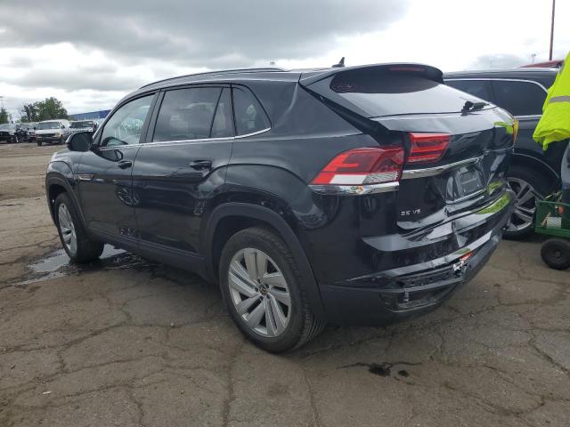 1V26E2CA6LC211815 - 2020 VOLKSWAGEN ATLAS CROS SE Черный фото 2