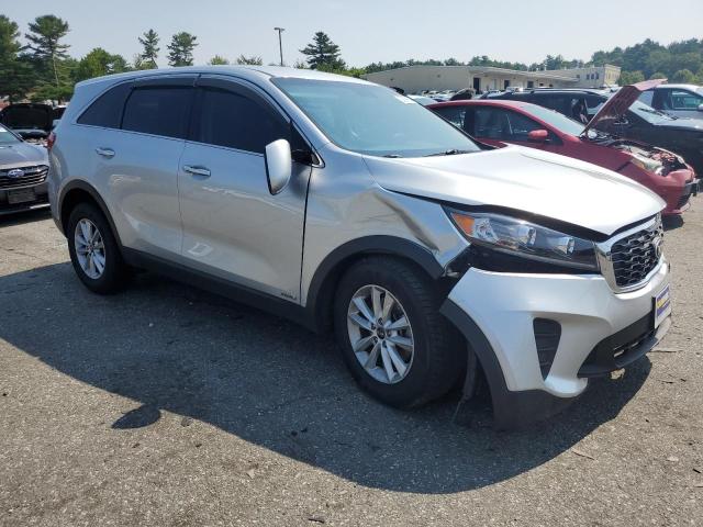 5XYPGDA54KG572777 - 2019 KIA SORENTO LX SILVER photo 4