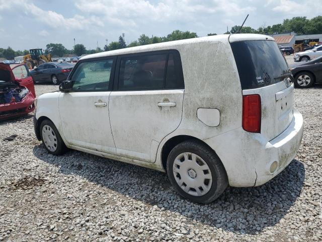JTLKE50E391076973 - 2009 TOYOTA SCION XB WHITE photo 2