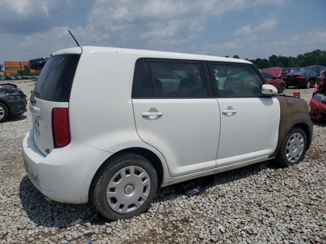 JTLKE50E391076973 - 2009 TOYOTA SCION XB WHITE photo 3