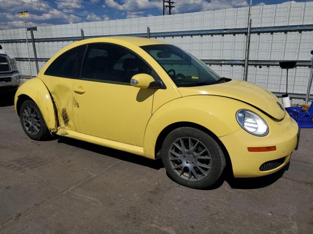 3VWPG3AG8AM011041 - 2010 VOLKSWAGEN NEW BEETLE YELLOW photo 4