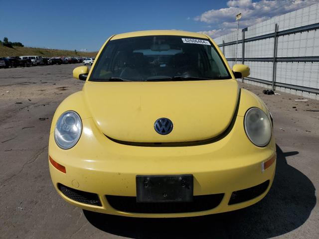 3VWPG3AG8AM011041 - 2010 VOLKSWAGEN NEW BEETLE YELLOW photo 5