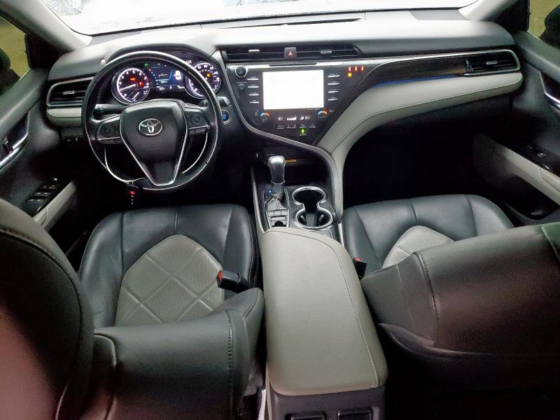 4T1B11HK6KU189777 - 2019 TOYOTA CAMRY L 灰色 照片 8