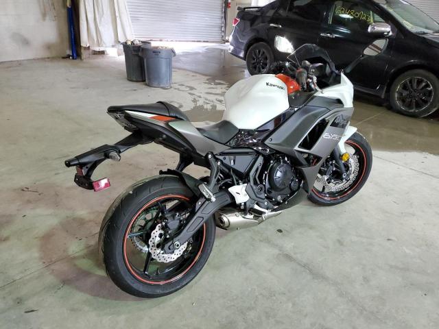 ML5EXER1XPDA90137 - 2023 KAWASAKI EX650 R WHITE photo 4