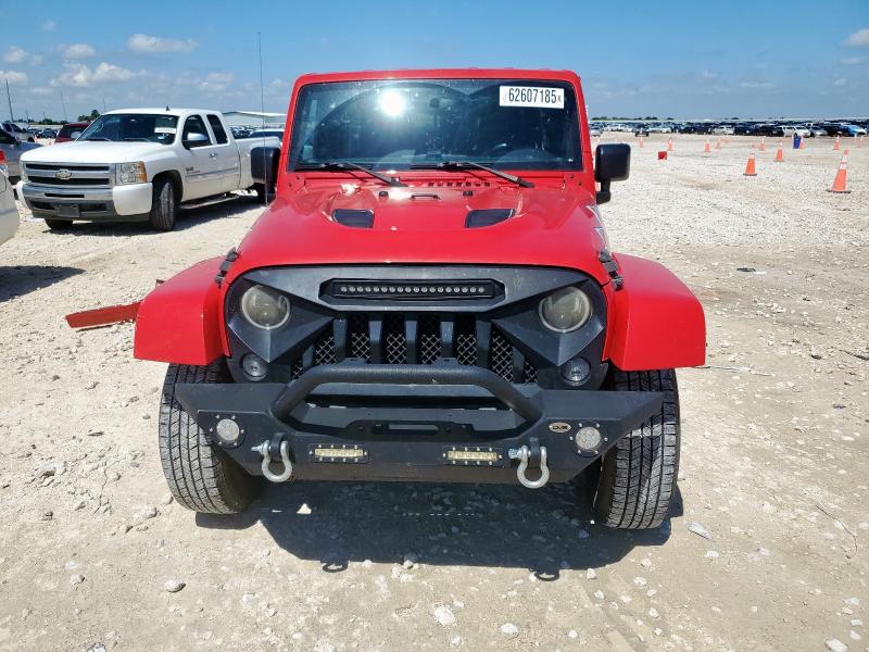 1C4BJWEG9FL623364 - 2015 JEEP WRANGLER U SAHARA RED photo 5