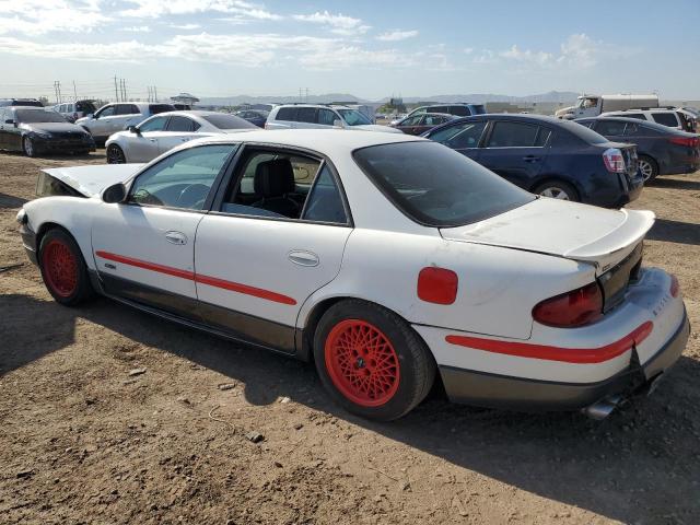 2G4WF551X11180628 - 2001 BUICK REGAL GS WHITE photo 2