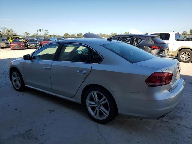 1VWBV7A34FC043482 - 2015 VOLKSWAGEN PASSAT SE SILVER photo 2