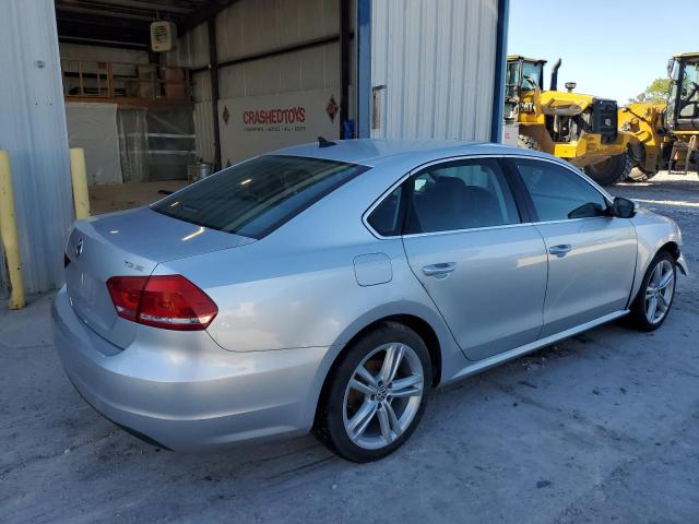 1VWBV7A34FC043482 - 2015 VOLKSWAGEN PASSAT SE SILVER photo 4